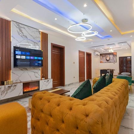 God'S Touch Apartments Remi Fani Kayode Gra. Ikeja Kültér fotó