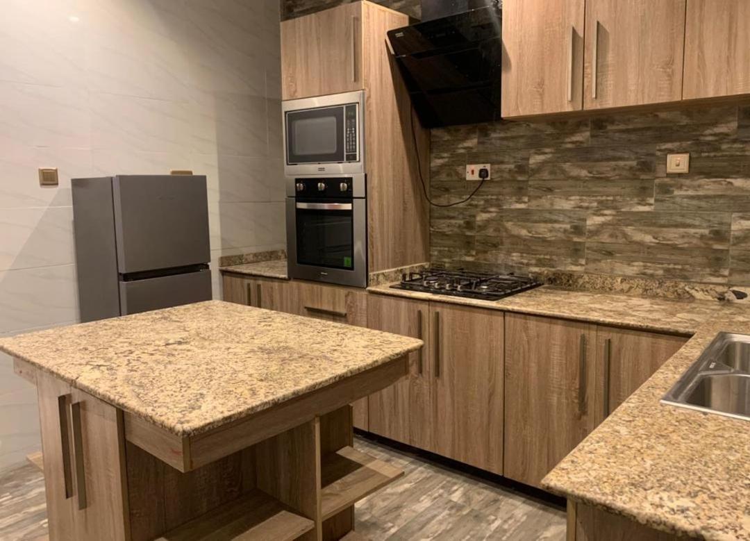 God'S Touch Apartments Remi Fani Kayode Gra. Ikeja Kültér fotó