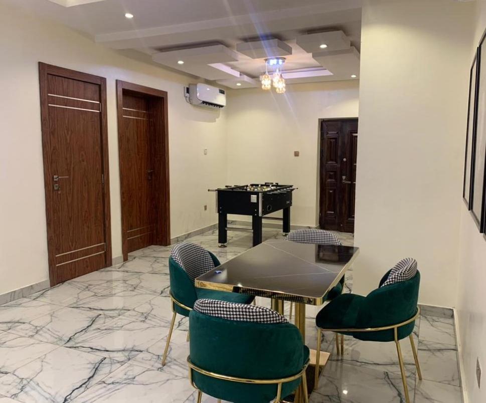 God'S Touch Apartments Remi Fani Kayode Gra. Ikeja Kültér fotó