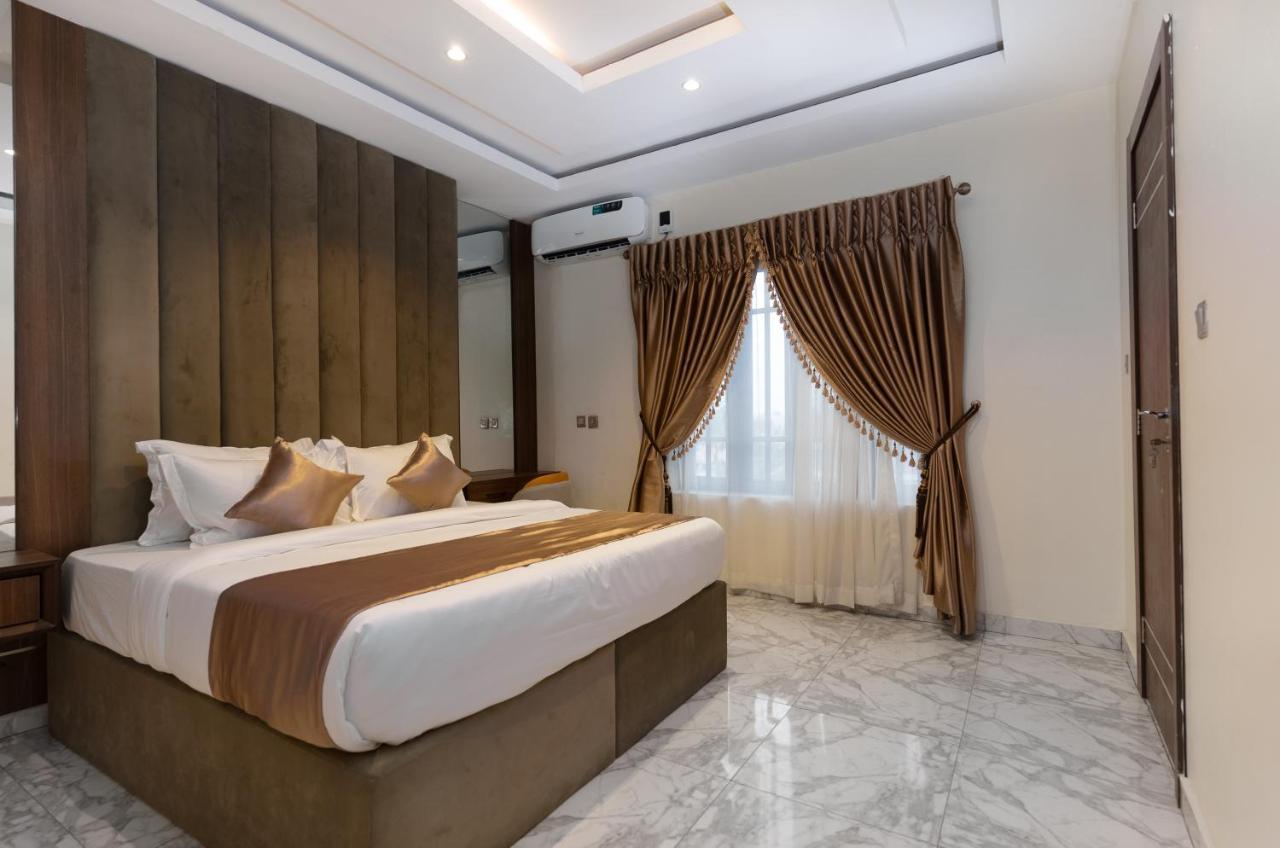 God'S Touch Apartments Remi Fani Kayode Gra. Ikeja Kültér fotó
