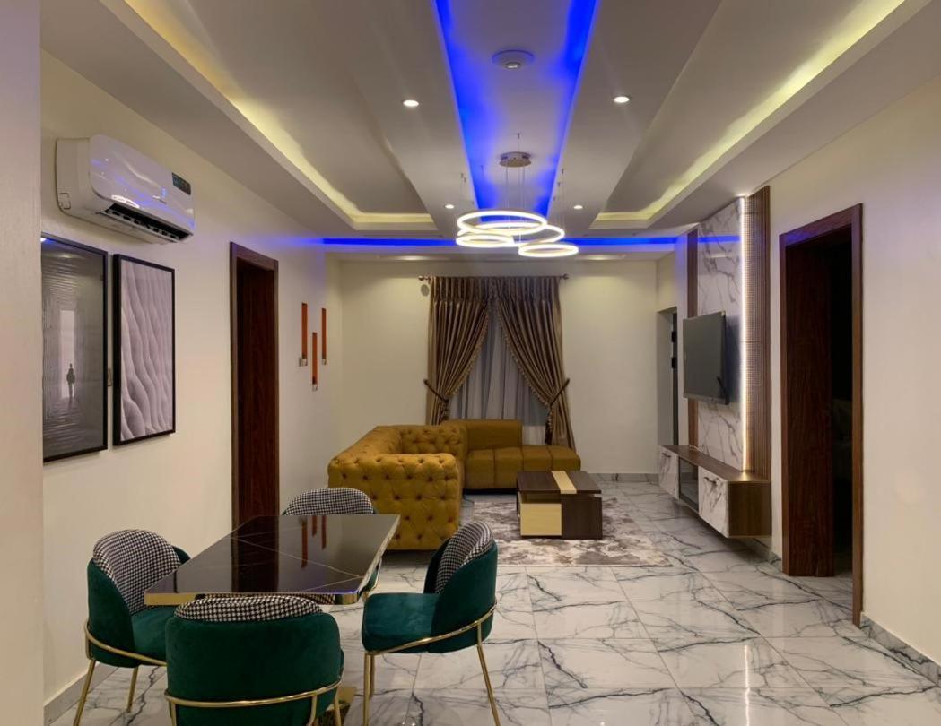 God'S Touch Apartments Remi Fani Kayode Gra. Ikeja Kültér fotó
