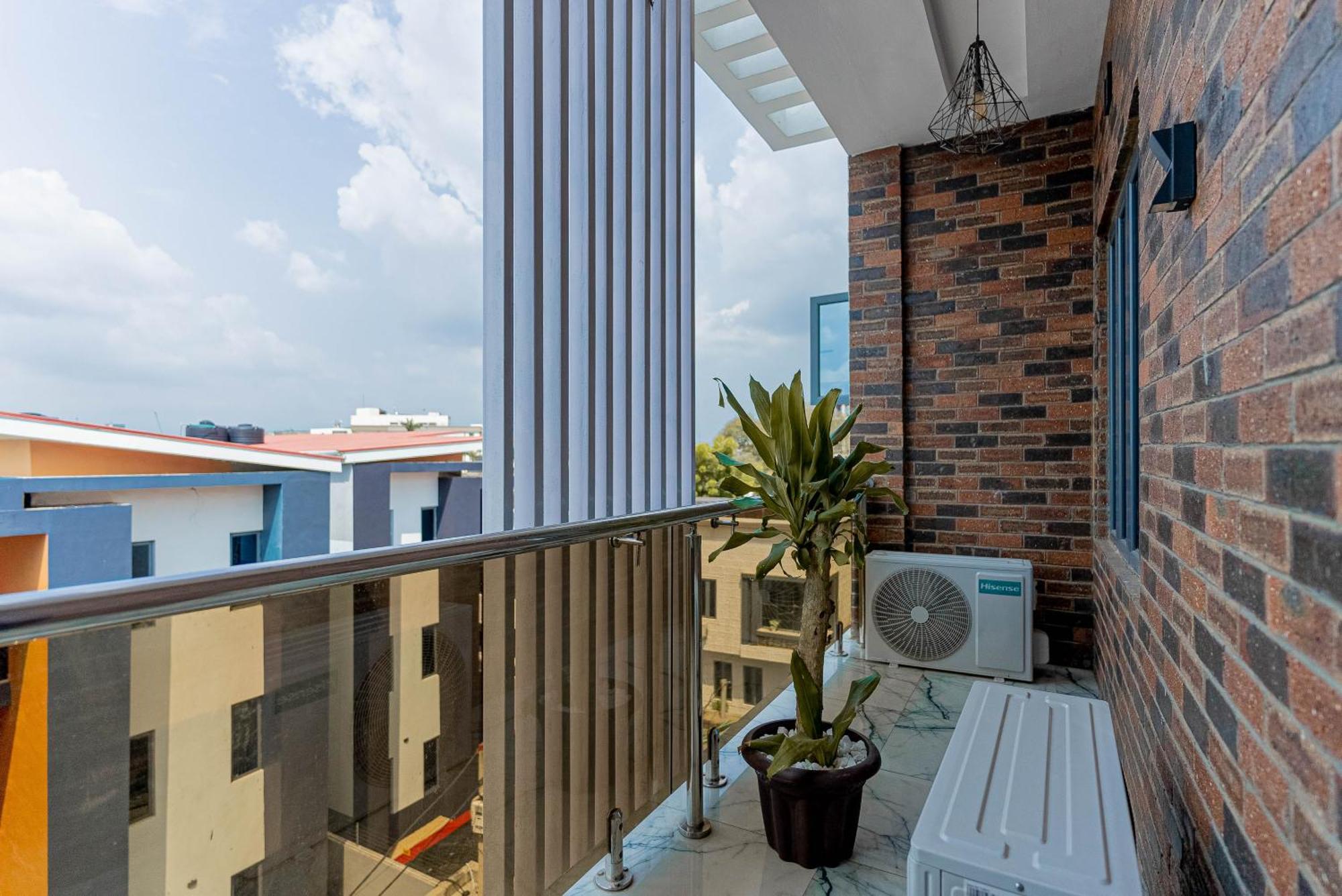 God'S Touch Apartments Remi Fani Kayode Gra. Ikeja Kültér fotó