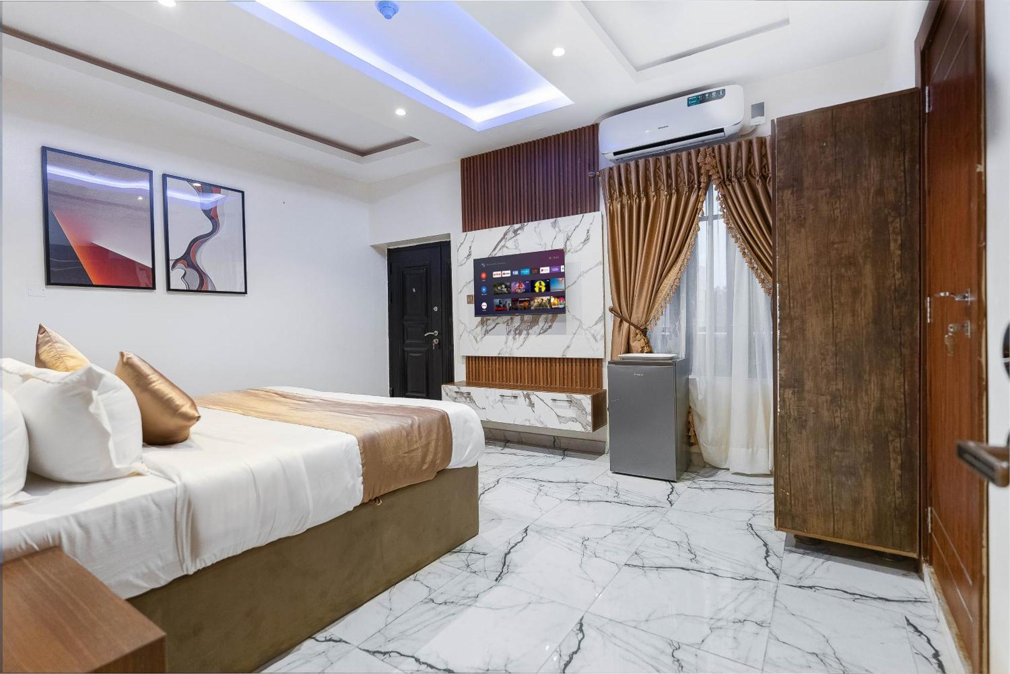 God'S Touch Apartments Remi Fani Kayode Gra. Ikeja Kültér fotó